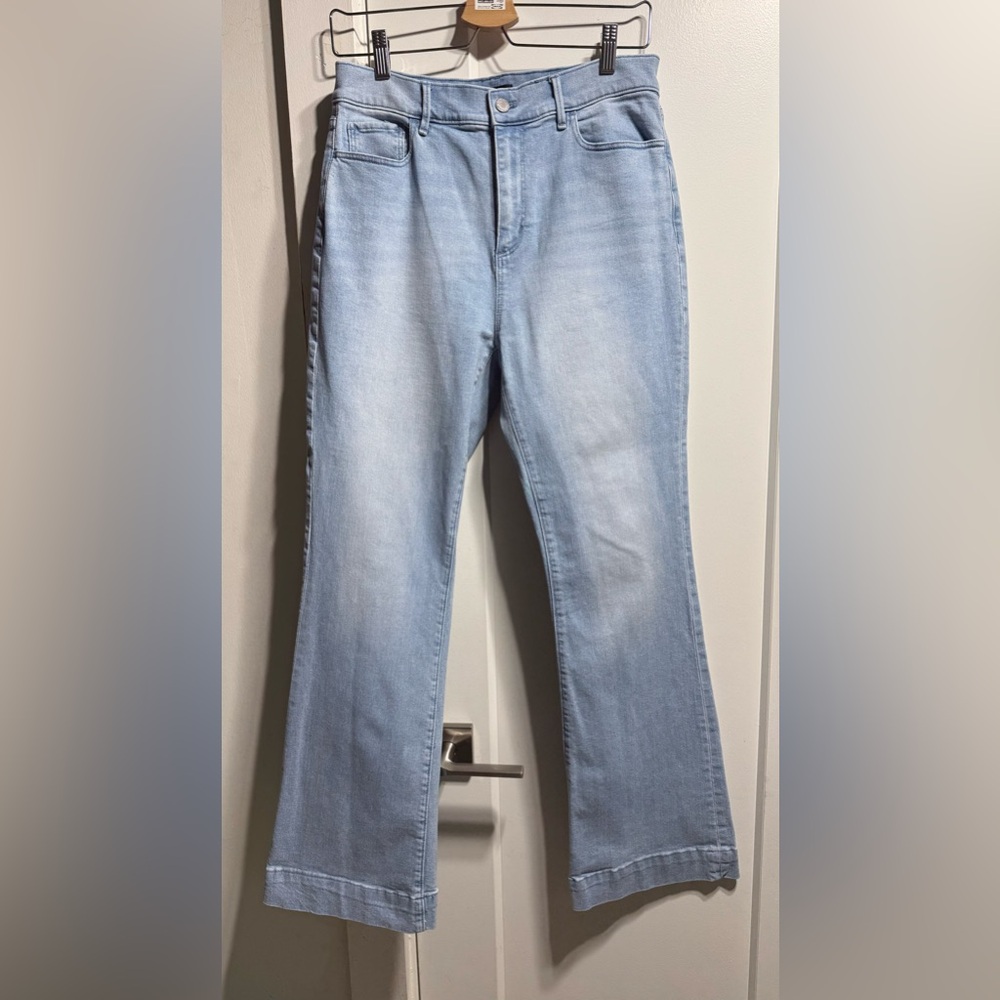 Ann Taylor EUC high-rise bootcut jeans in the prettiest light wash